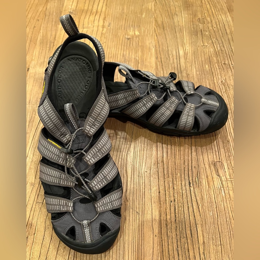 Keen Men’s Clearwater CNX in Grey EUC Size 14